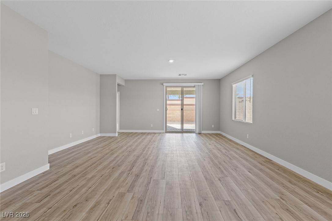 North Las Vegas, NV 89032,3212 Walker River ST