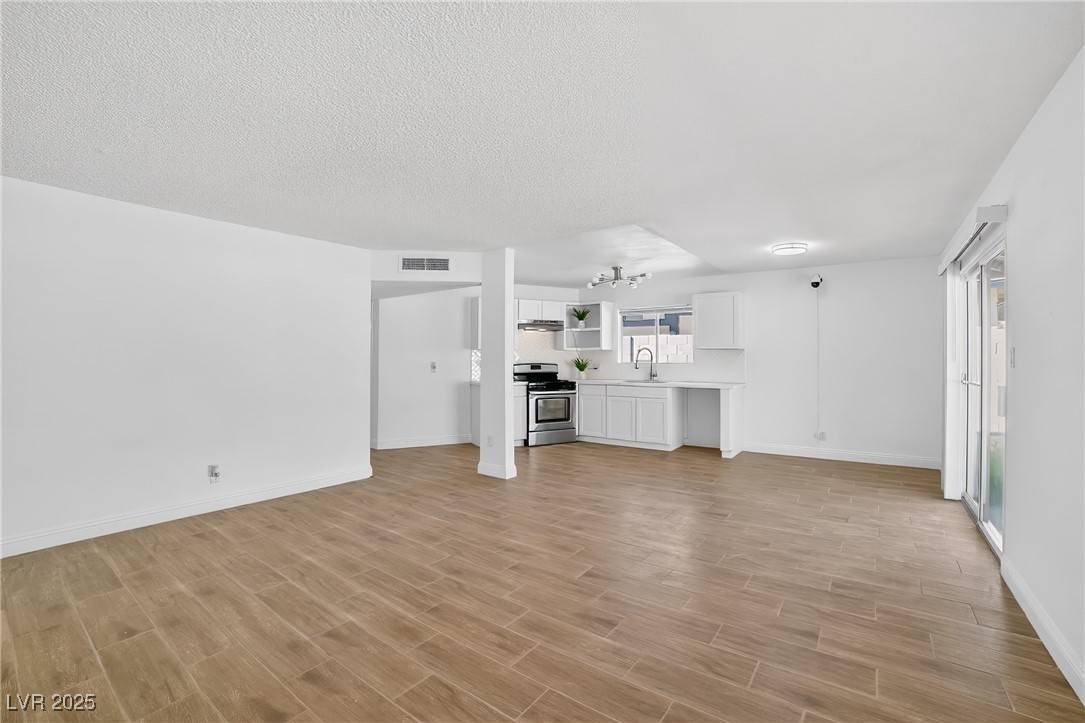 Las Vegas, NV 89120,5111 Orinda AVE