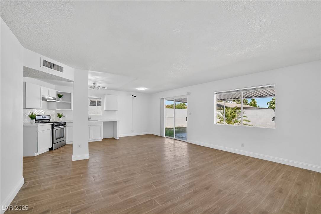 Las Vegas, NV 89120,5111 Orinda AVE