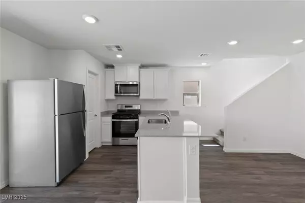 Las Vegas, NV 89122,6209 Blood Lily AVE