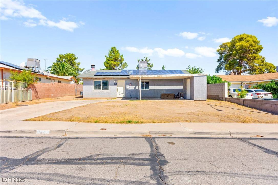 5225 Saratoga DR, Las Vegas, NV 89120