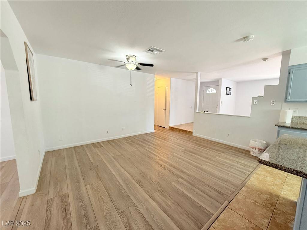 Las Vegas, NV 89103,6438 Lori CT