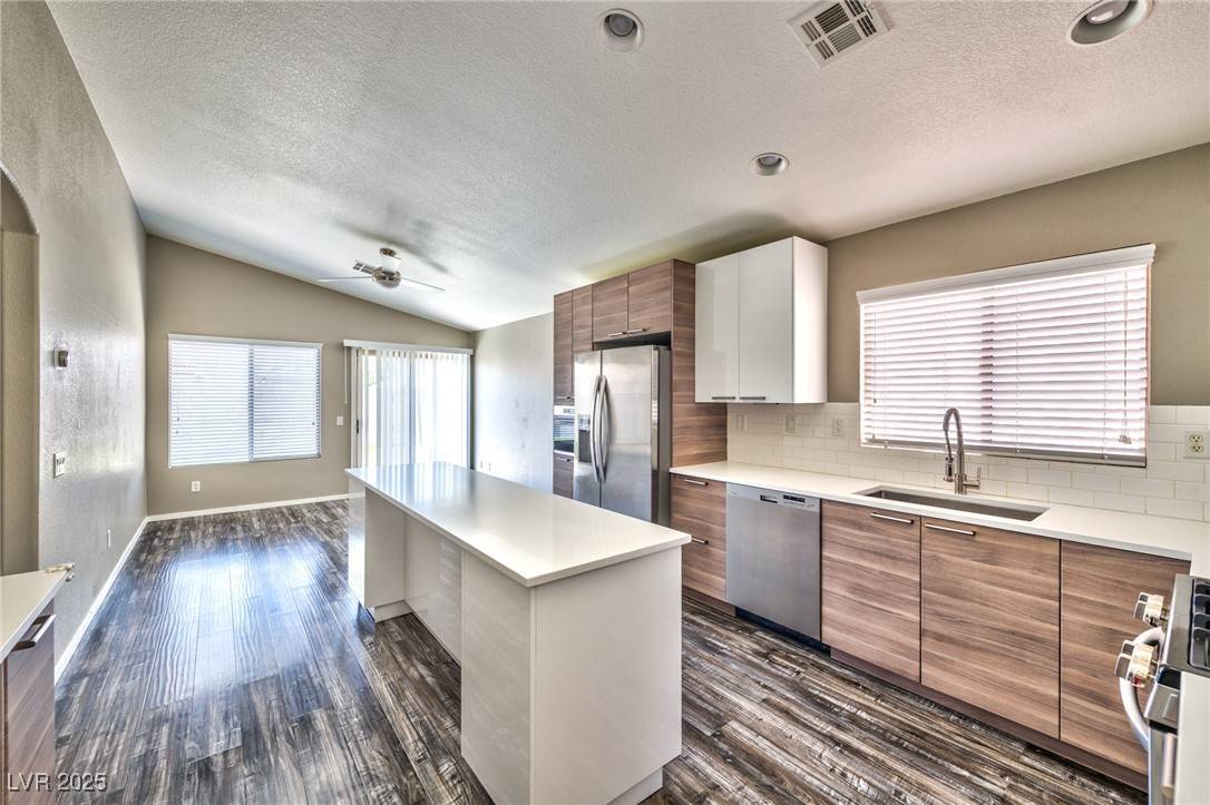 Las Vegas, NV 89141,4982 Perrone AVE