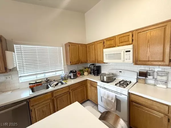 Las Vegas, NV 89118,6428 Crystal Dew DR