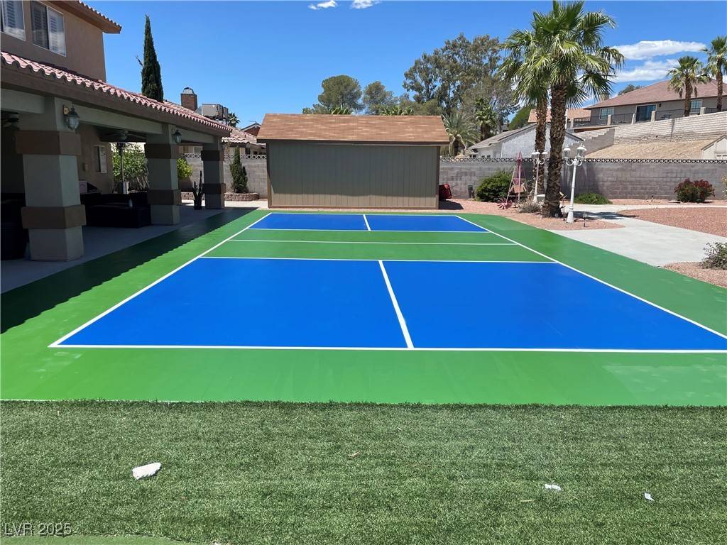 Las Vegas, NV 89117,7020 King Solomons CT