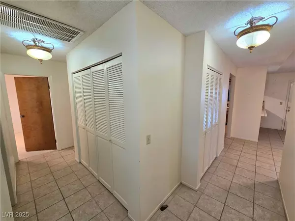 Pahrump, NV 89048,671 Bourbon ST #H5