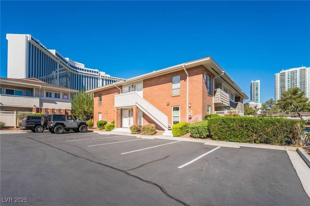 Las Vegas, NV 89109,2843 Geary PL #3102