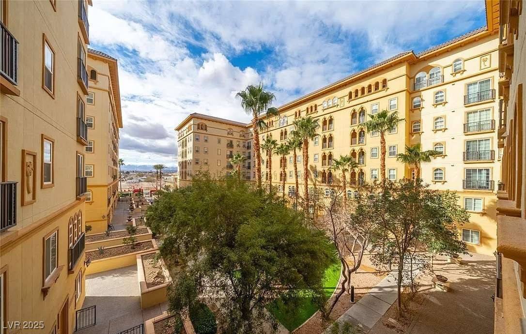 Las Vegas, NV 89123,2455 W Serene AVE #620