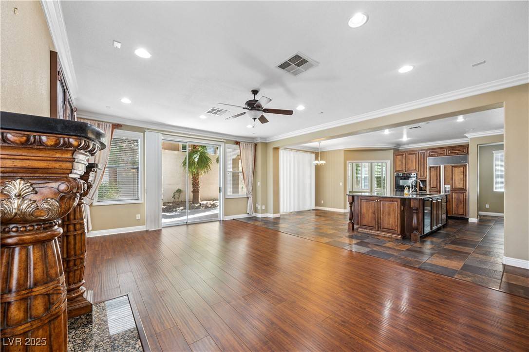 Henderson, NV 89011,527 Via Garofano AVE