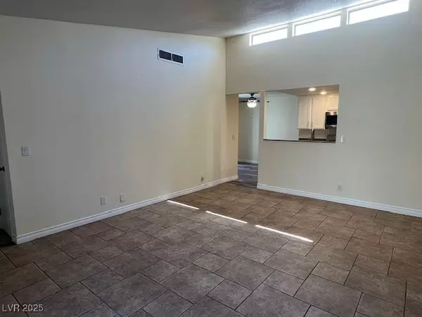 Henderson, NV 89015,727 Heritage Vista AVE