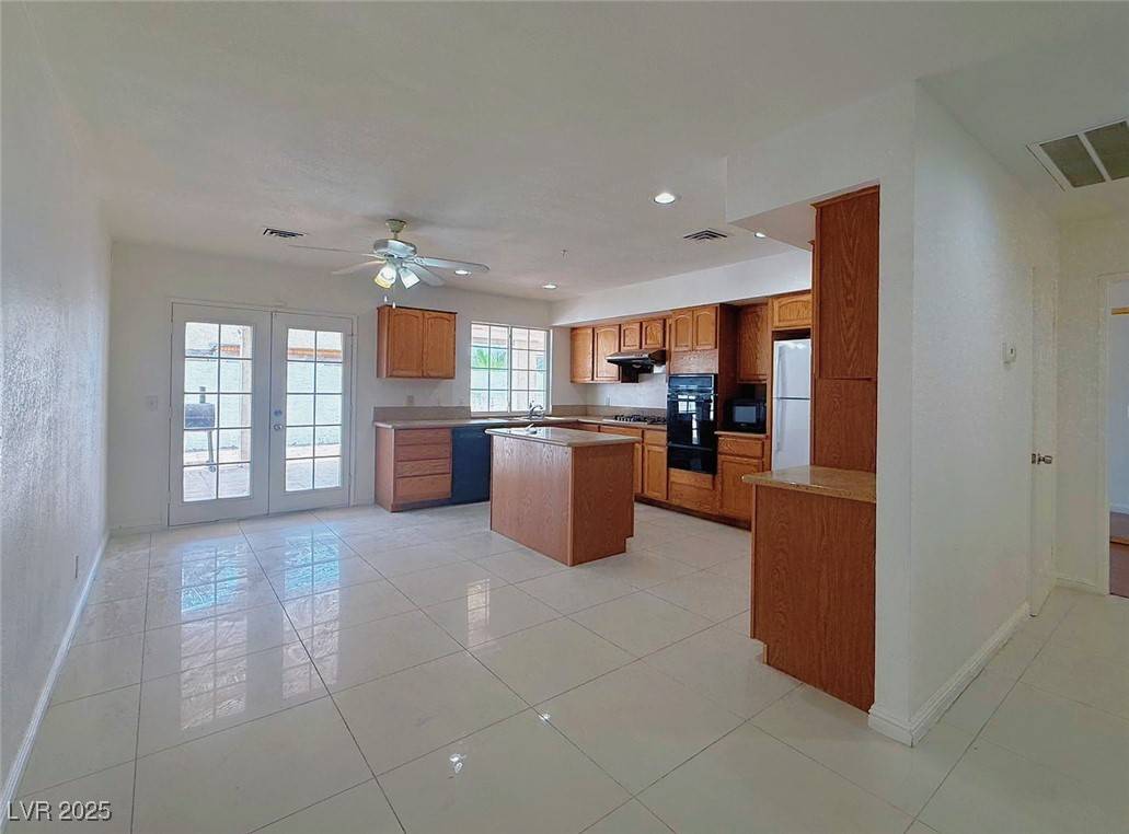 Las Vegas, NV 89103,6843 Grandola DR