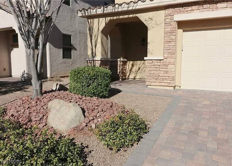 Las Vegas, NV 89148,242 Botanic Gardens DR