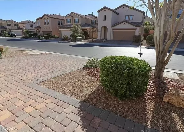 Las Vegas, NV 89148,242 Botanic Gardens DR
