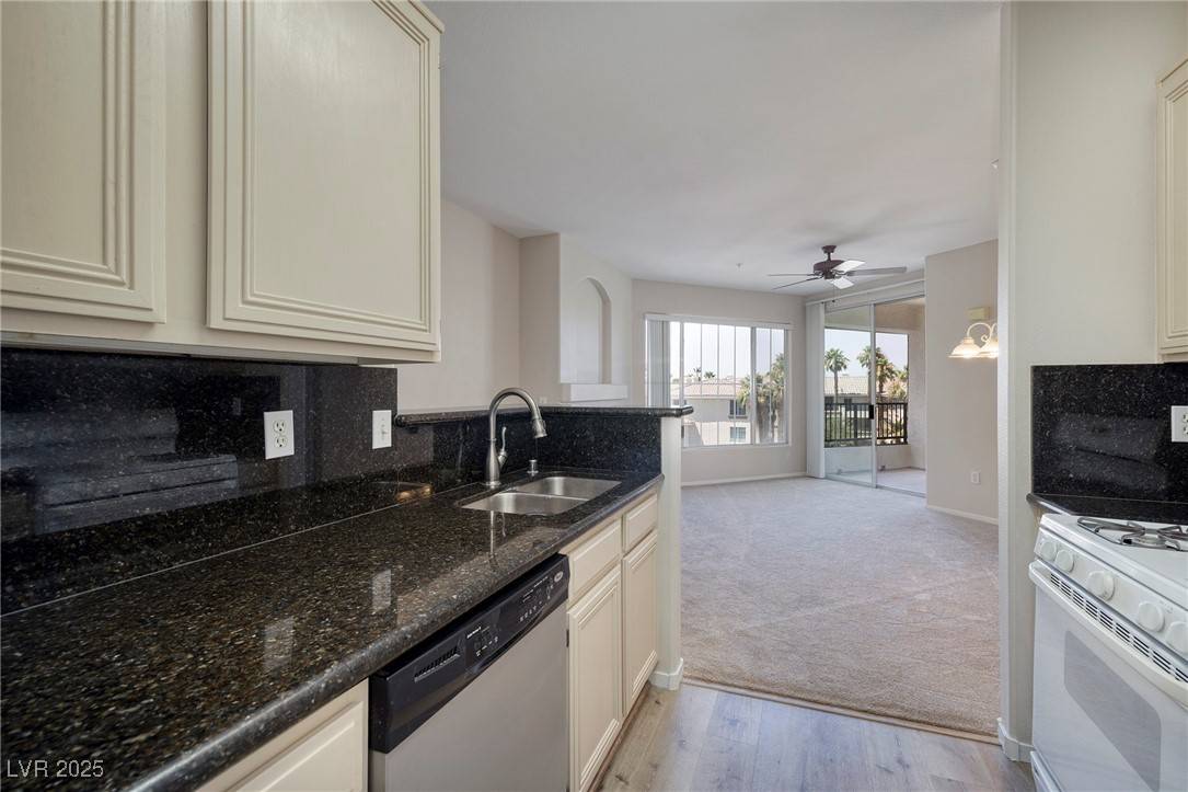 Las Vegas, NV 89113,7159 S Durango DR #310
