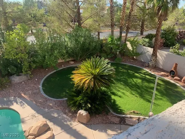 Henderson, NV 89012,302 Doe Run