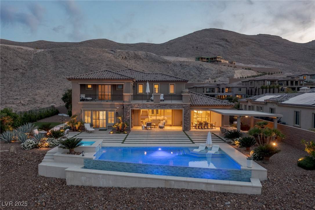 2 Olympia Outlook DR, Las Vegas, NV 89141