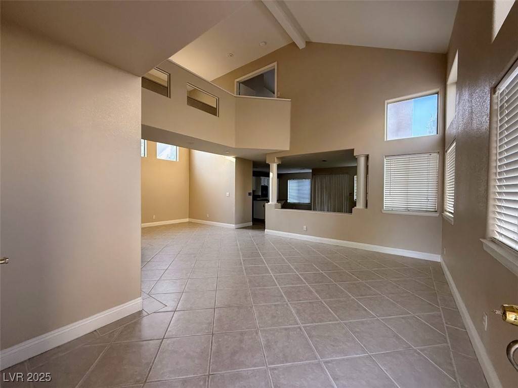 Las Vegas, NV 89117,9204 Vosburgh DR