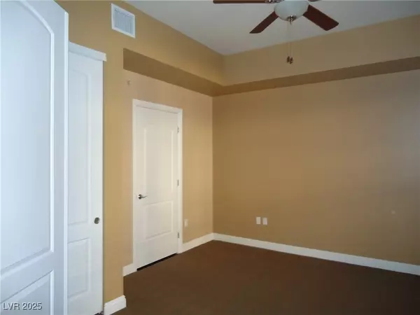 Henderson, NV 89011,64 Strada Principale #302