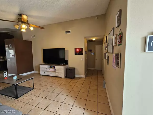 Las Vegas, NV 89108,2117 Ullom DR