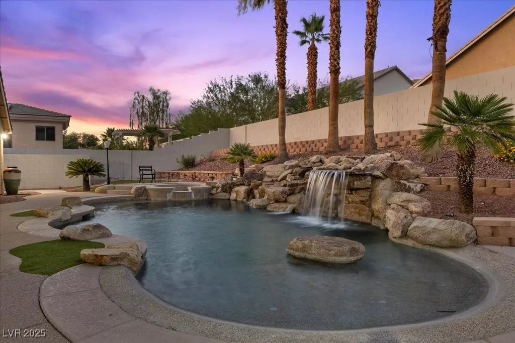 Las Vegas, NV 89110,302 N Hollywood BLVD