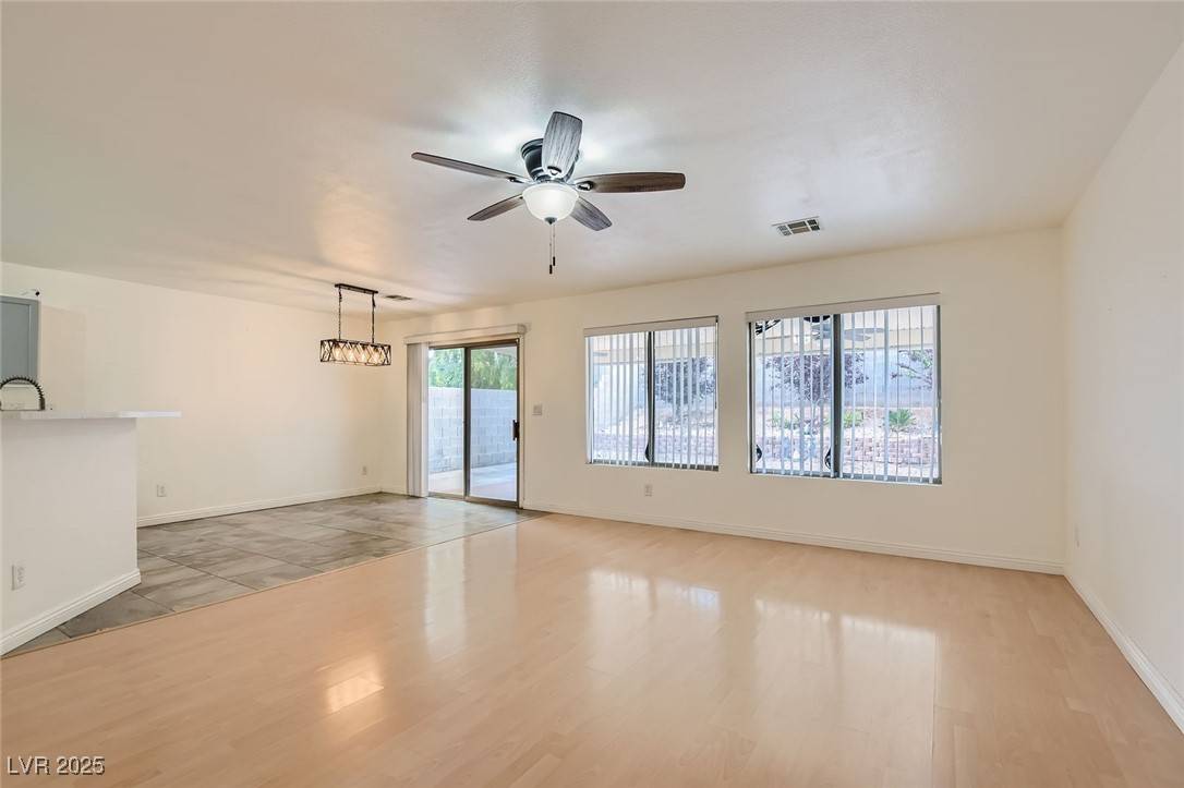 Las Vegas, NV 89148,9577 Brooks Lake AVE
