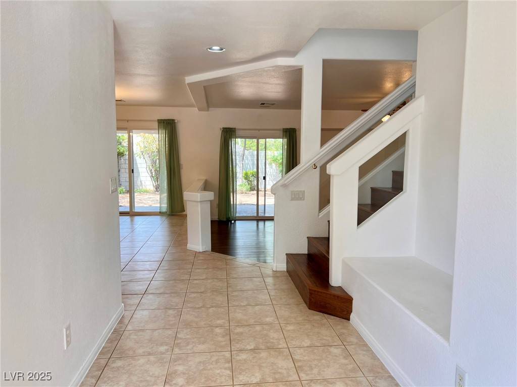 Henderson, NV 89052,810 Socorro Song LN