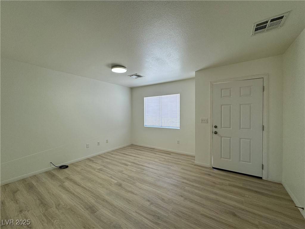 Pahrump, NV 89048,1360 Bourbon ST #B