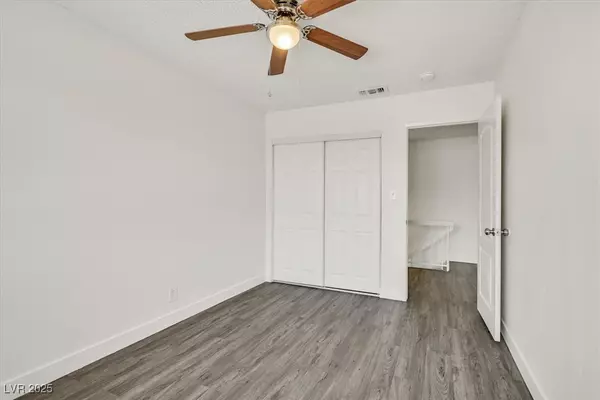 Las Vegas, NV 89119,1722 E University AVE #5