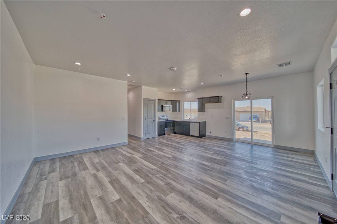 Pahrump, NV 89048,388 E Erin ST #4