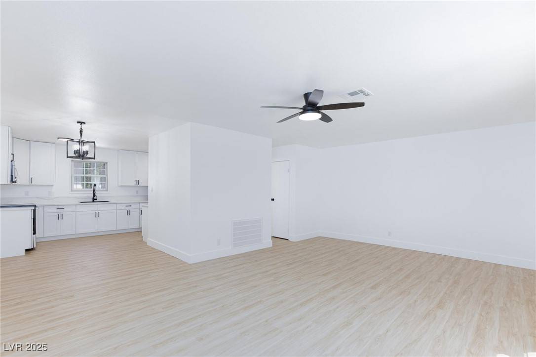 Las Vegas, NV 89121,171 Greenbriar Townhouse WAY