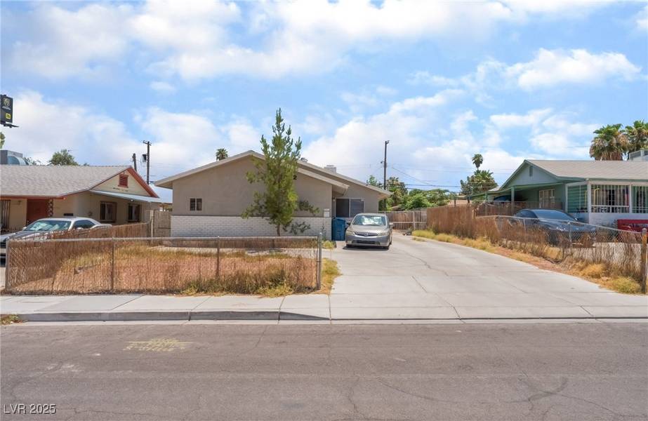 2002 Marlin AVE, Las Vegas, NV 89101
