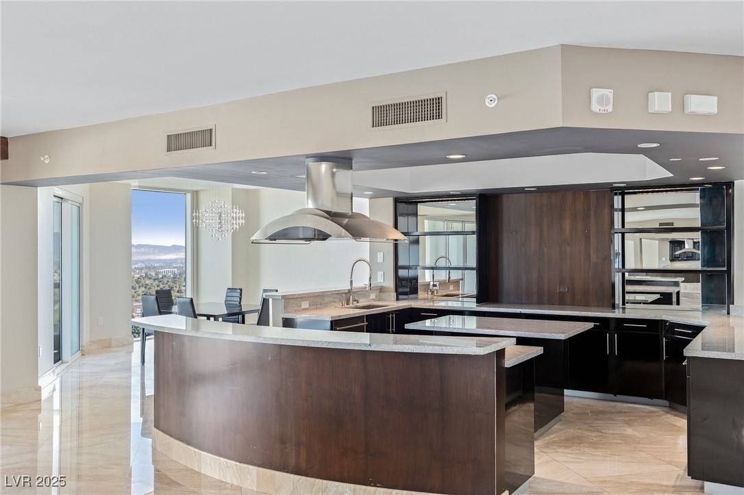 Las Vegas, NV 89109,2777 Paradise RD #1801
