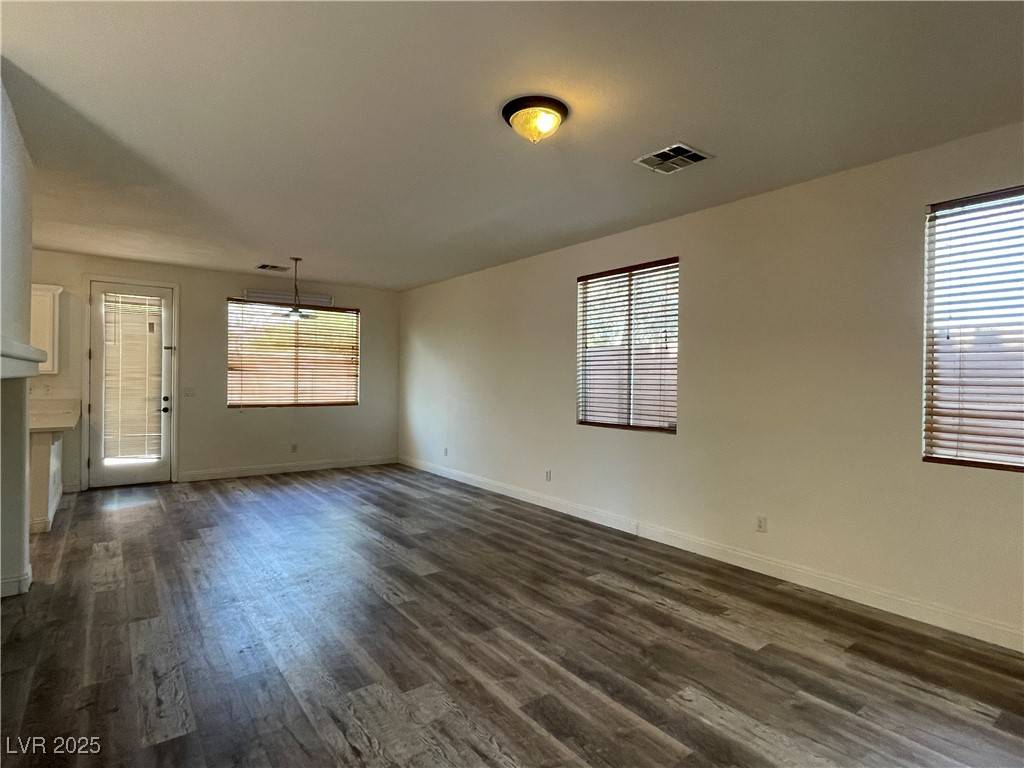 Las Vegas, NV 89148,5755 Field Breeze ST