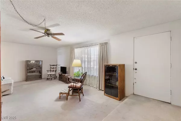 Las Vegas, NV 89121,4636 Comnor Hill LN