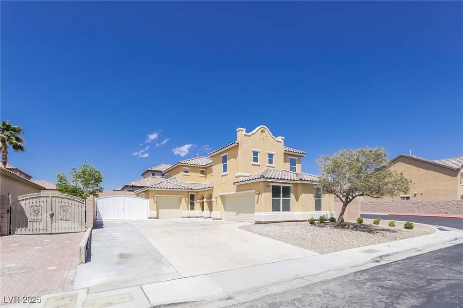 5913 Tamarack Lodge LN, North Las Vegas, NV 89081