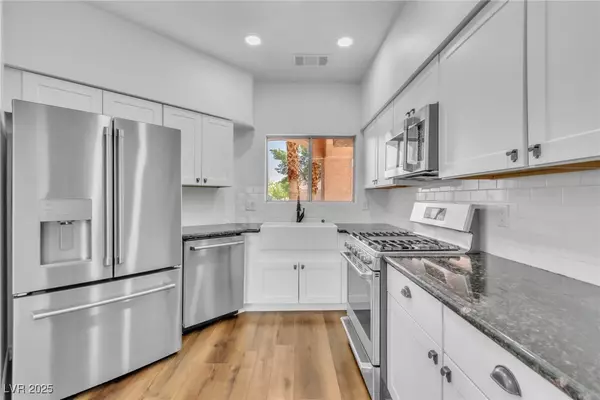 2809 Du Barry Manor LN, Las Vegas, NV 89108