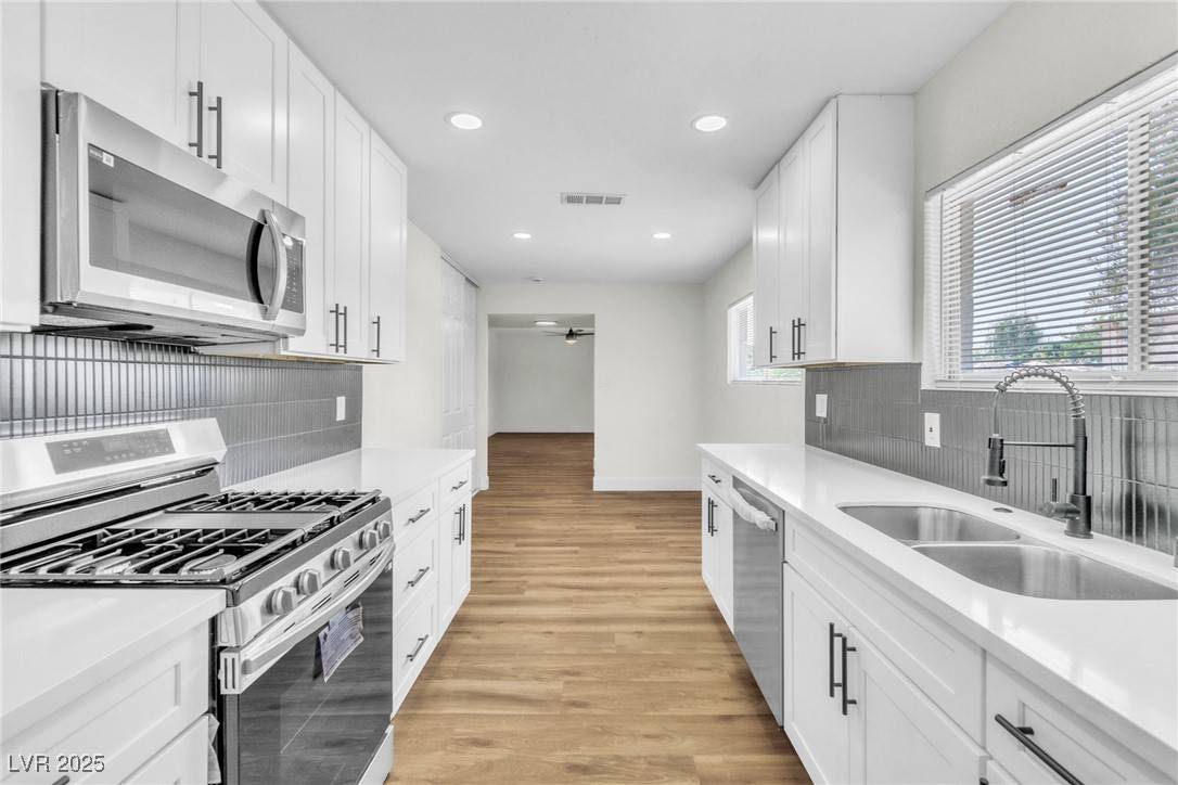 4686 Gabriel DR, Las Vegas, NV 89121