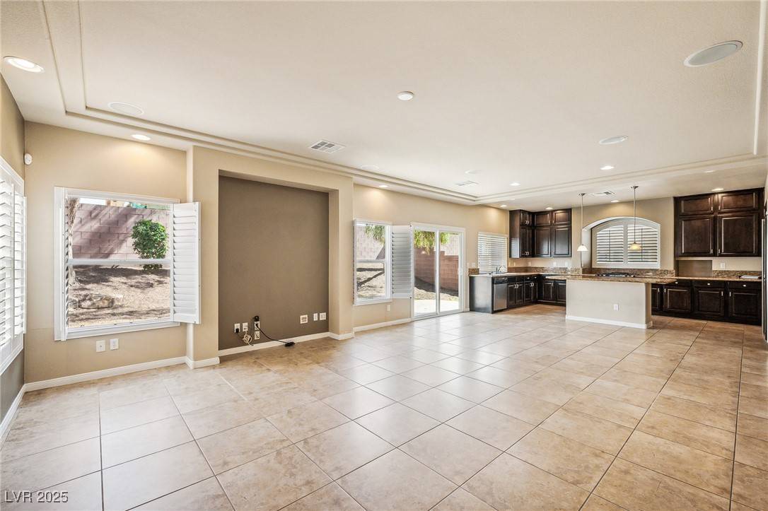 Las Vegas, NV 89139,6488 Shawnee Springs CT
