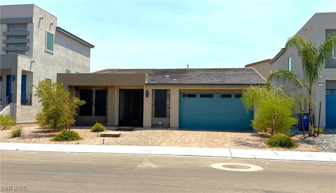 7177 W Camero AVE, Las Vegas, NV 89113