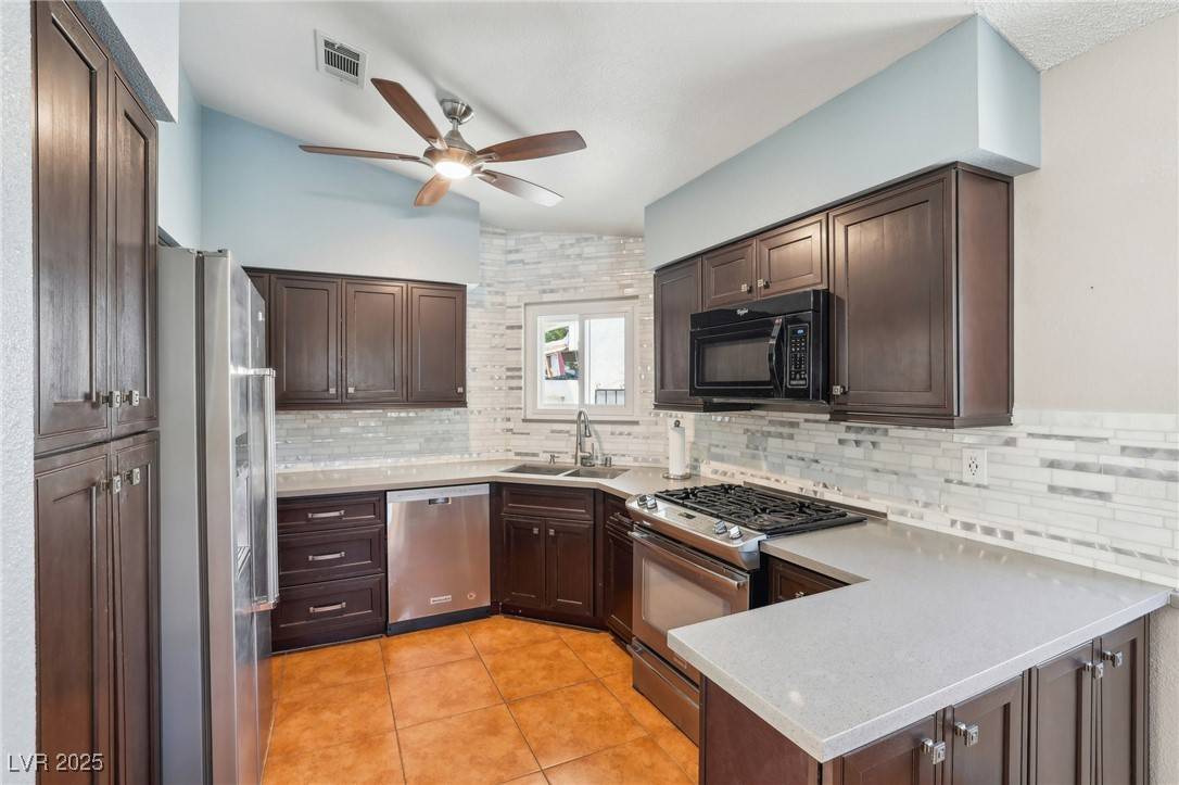 Henderson, NV 89014,371 Legacy DR