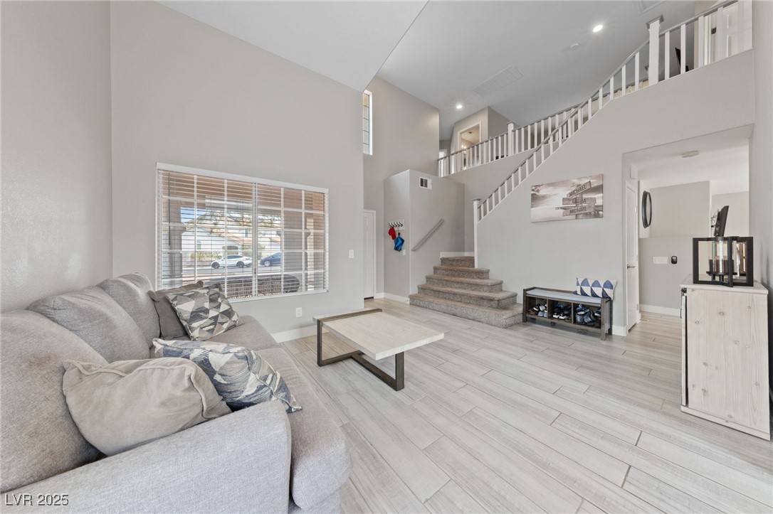 Henderson, NV 89074,43 Black Wash WAY