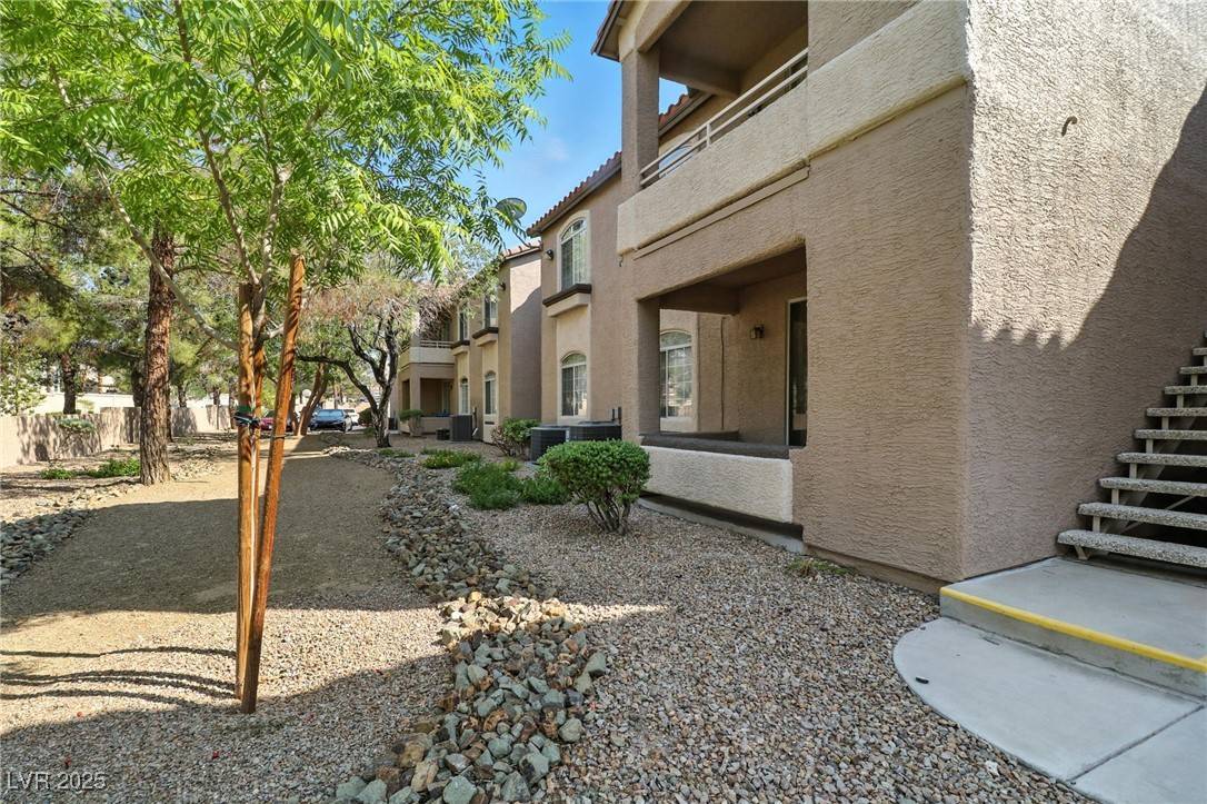 Henderson, NV 89074,75 N Valle Verde DR #213