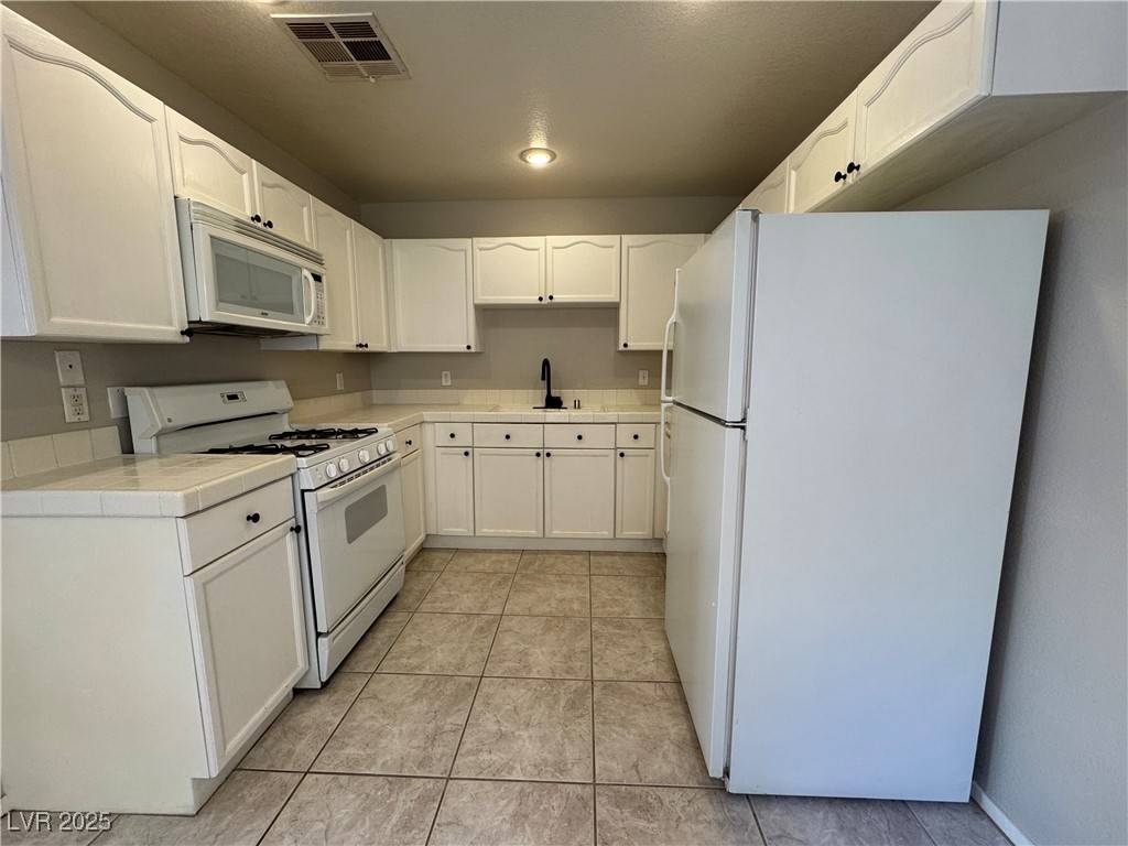 Las Vegas, NV 89144,10524 Pine Glen AVE #105