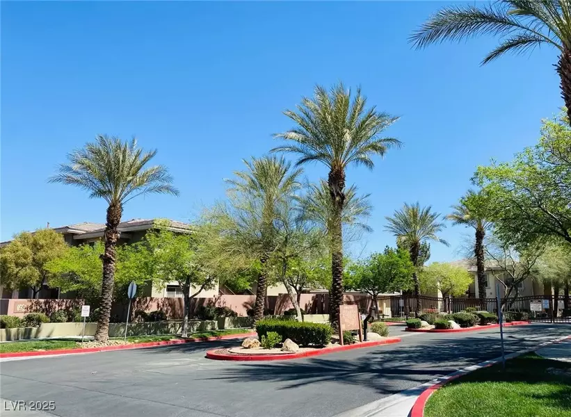 908 Duckhorn CT #102, Las Vegas, NV 89144