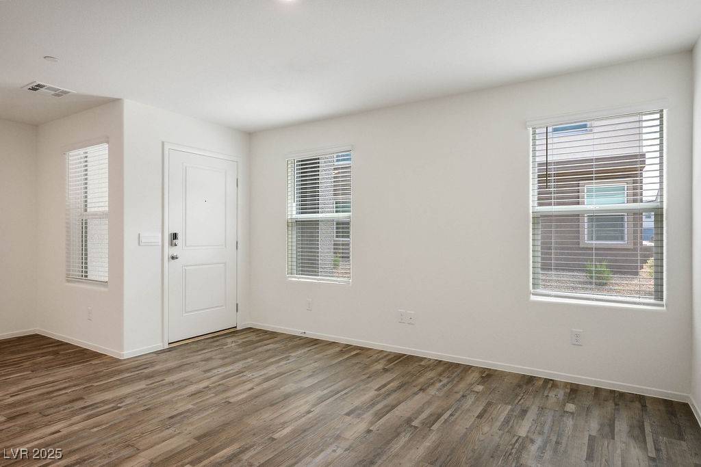 North Las Vegas, NV 89081,6184 Hibiscus Garden ST