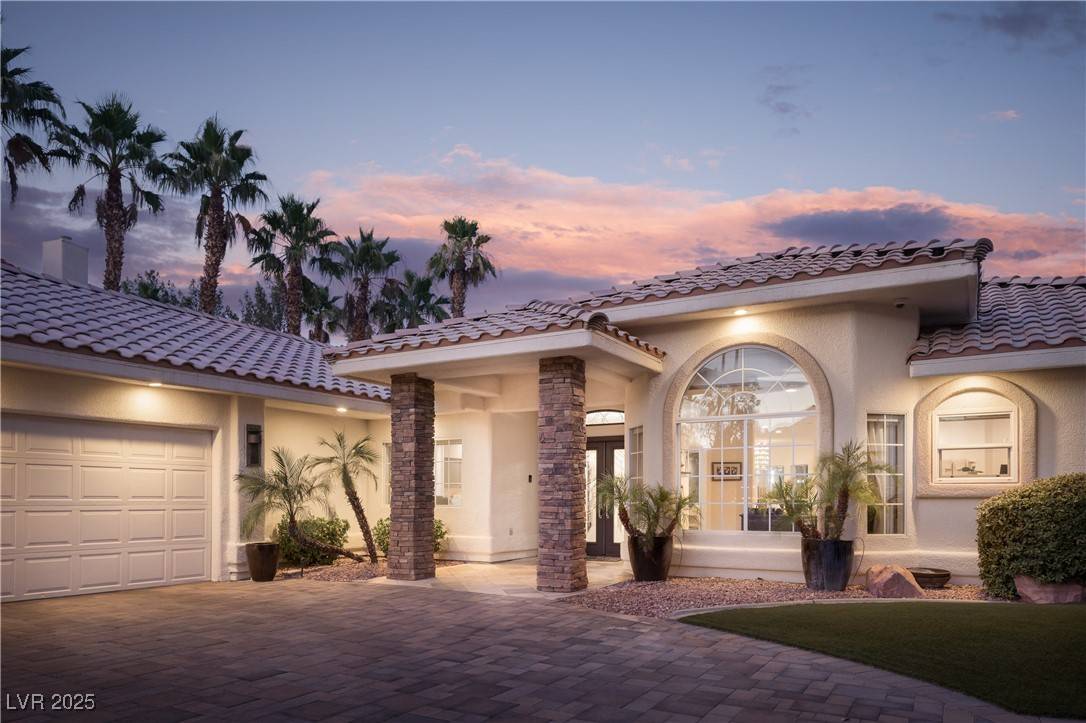 2596 Sun Reef RD, Las Vegas, NV 89128