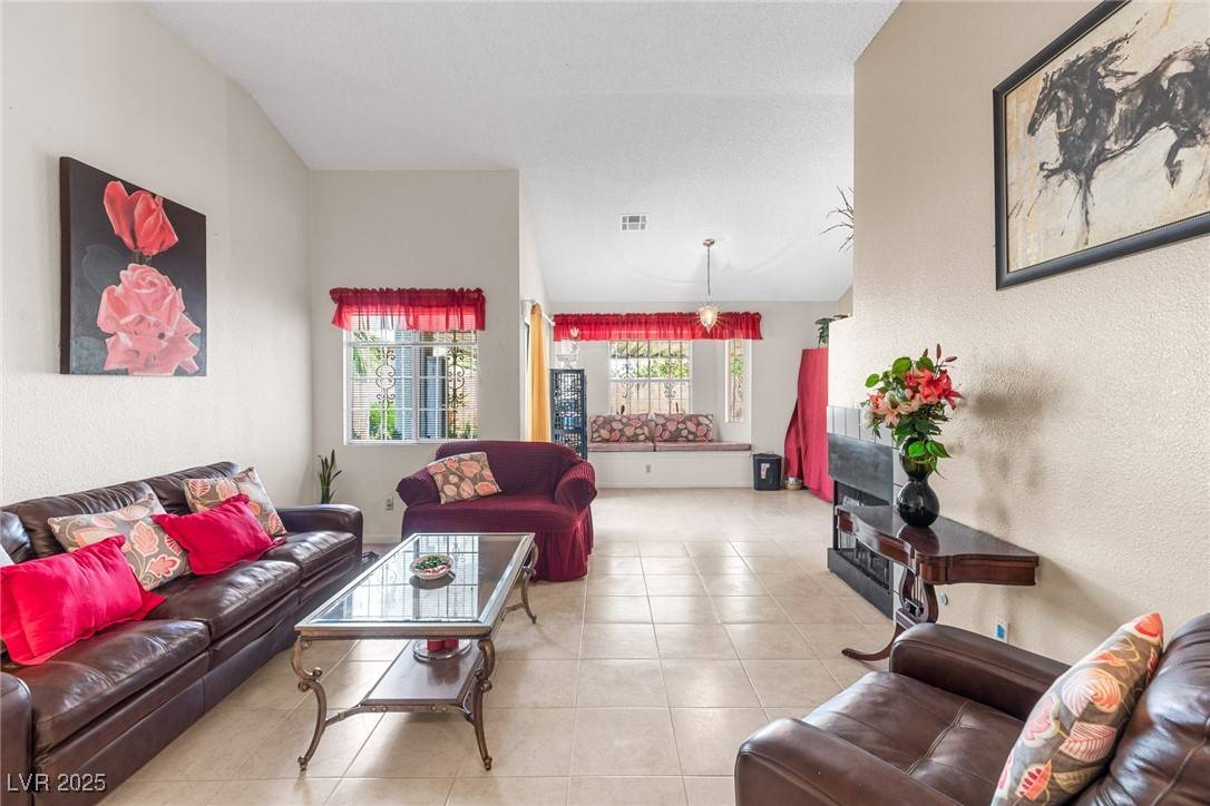 Las Vegas, NV 89121,3008 Kennewick DR