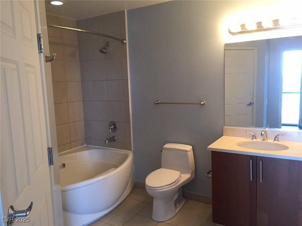 Las Vegas, NV 89102,200 W SAHARA AVE #1109