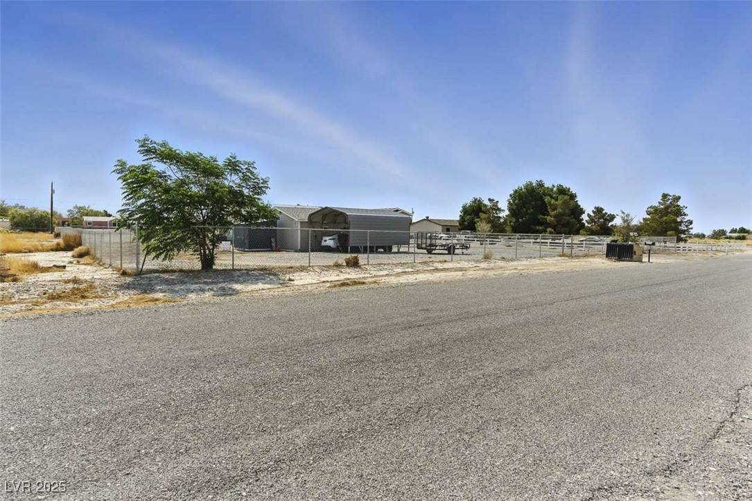 Pahrump, NV 89048,3551 Tahachapi AVE