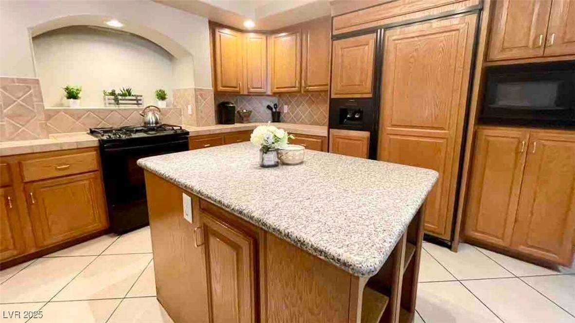 Las Vegas, NV 89139,7948 Coronado Island ST